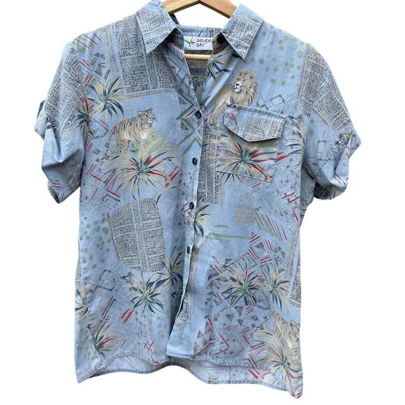 Vintage Paradise Bay Safari lions, Tigers, Zebra Button up blouse shirt Size Med - Picture 1 of 6